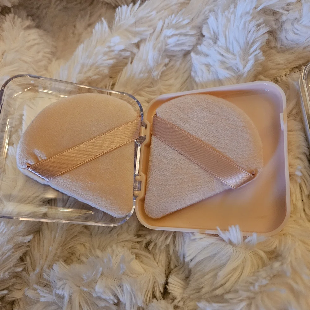 Makeup Sponges in Cases